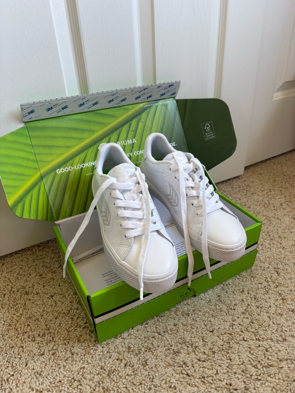 Cariuma Salvas White Leather Sneakers